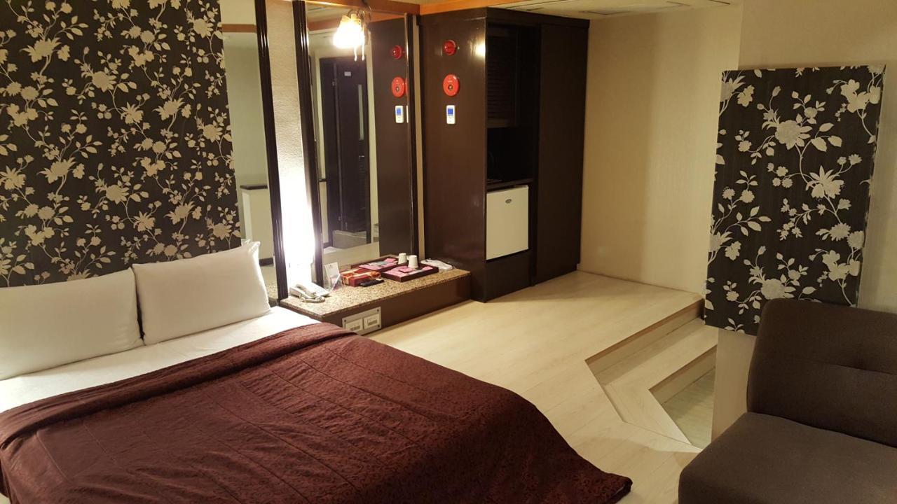Windmill Fashion Hotel Kaohsziung Kültér fotó